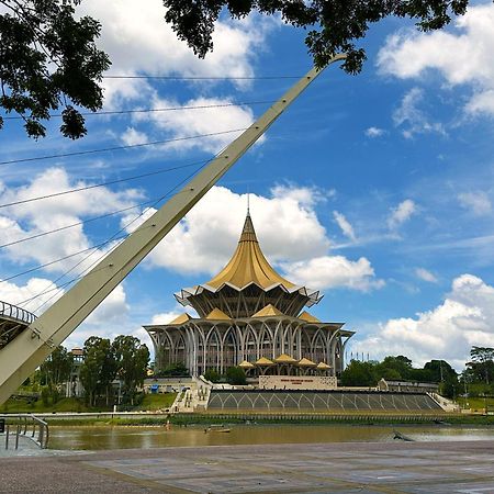 Sheraton Kuching Hotel Esterno foto